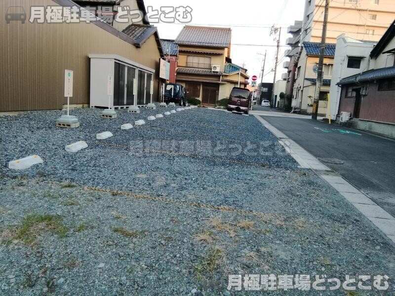 桑名市吉津屋町32番地の月極駐車場2
