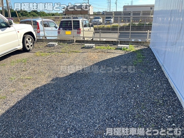 鈴鹿市道伯町1916-2の月極駐車場5