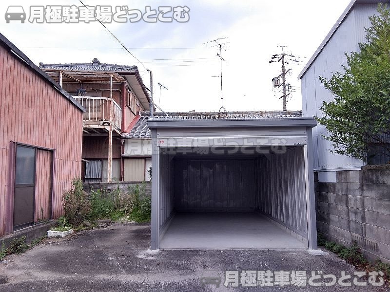 津市乙部690番4の月極駐車場3
