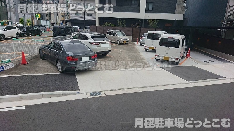 名古屋市中区新栄1丁目1802-1の月極駐車場2