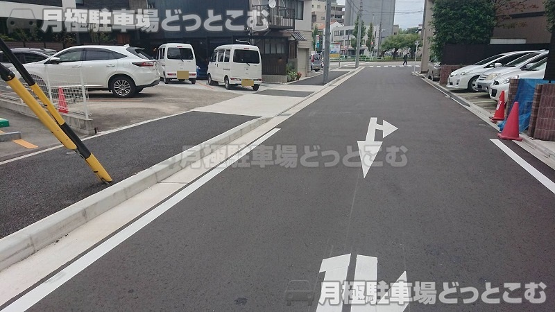名古屋市中区新栄1丁目1802-1の月極駐車場5