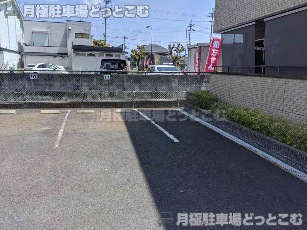 大津市坂本3丁目32-23の月極駐車場1