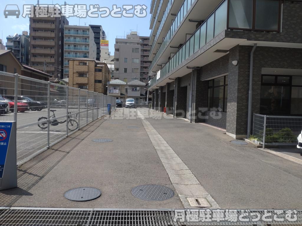 川崎市幸区中幸町4丁目19の月極駐車場3