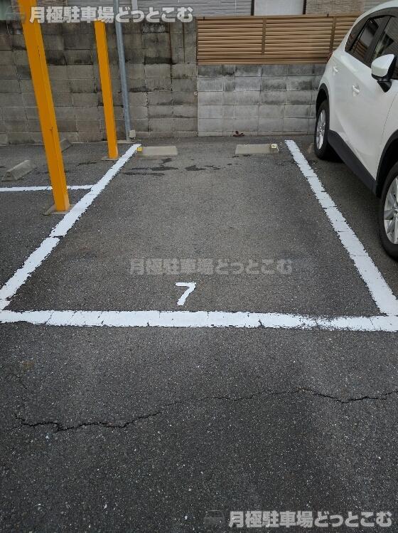 京都市南区上鳥羽南唐戸町107の月極駐車場3