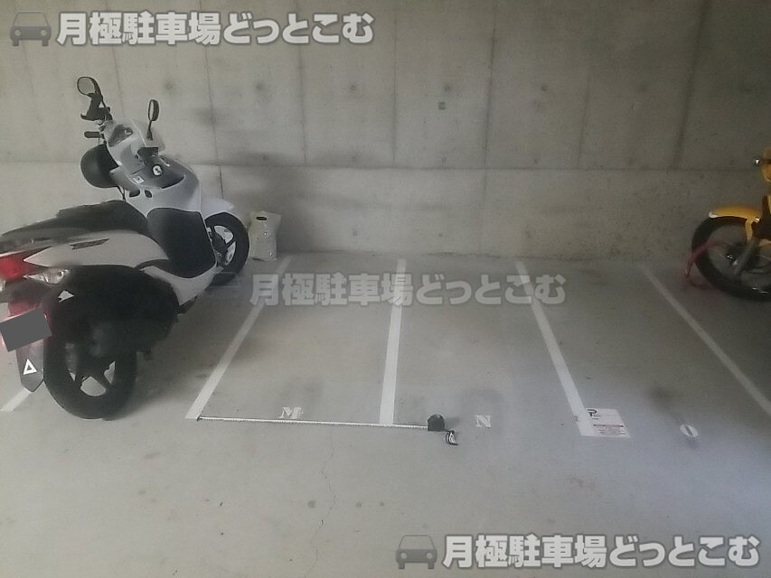 大阪市浪速区浪速西1丁目8-10の月極駐車場3
