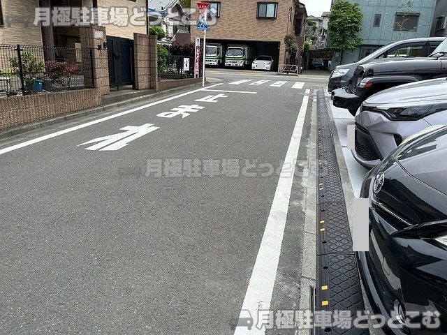 八王子市台町4丁目16-1の月極駐車場10