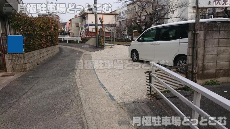 京都市山科区竹鼻堂ノ前町1-9の月極駐車場2