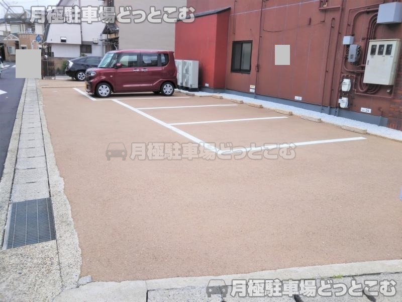 京都市西京区桂巽町4-27の月極駐車場3