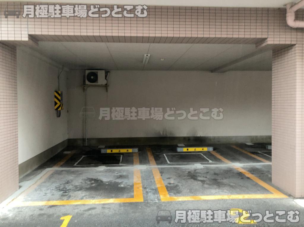 京都市伏見区深草越後屋敷町40-1の月極駐車場4