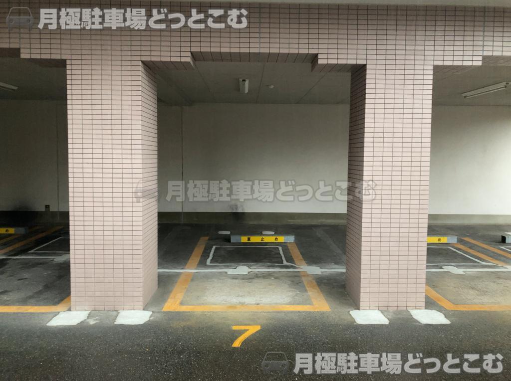 京都市伏見区深草越後屋敷町40-1の月極駐車場4