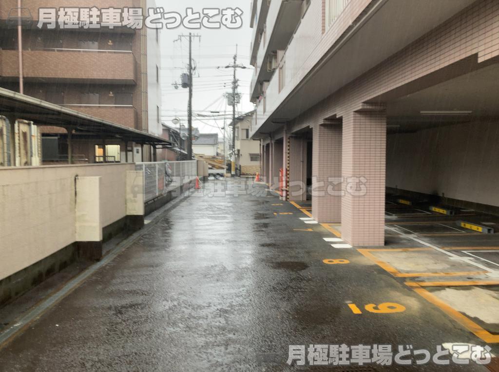 京都市伏見区深草越後屋敷町40-1の月極駐車場6