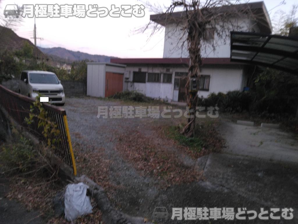 川西市新田3丁目6-20の月極駐車場3