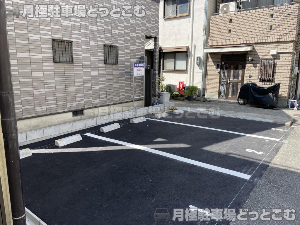 東大阪市長堂1丁目27−2の月極駐車場1
