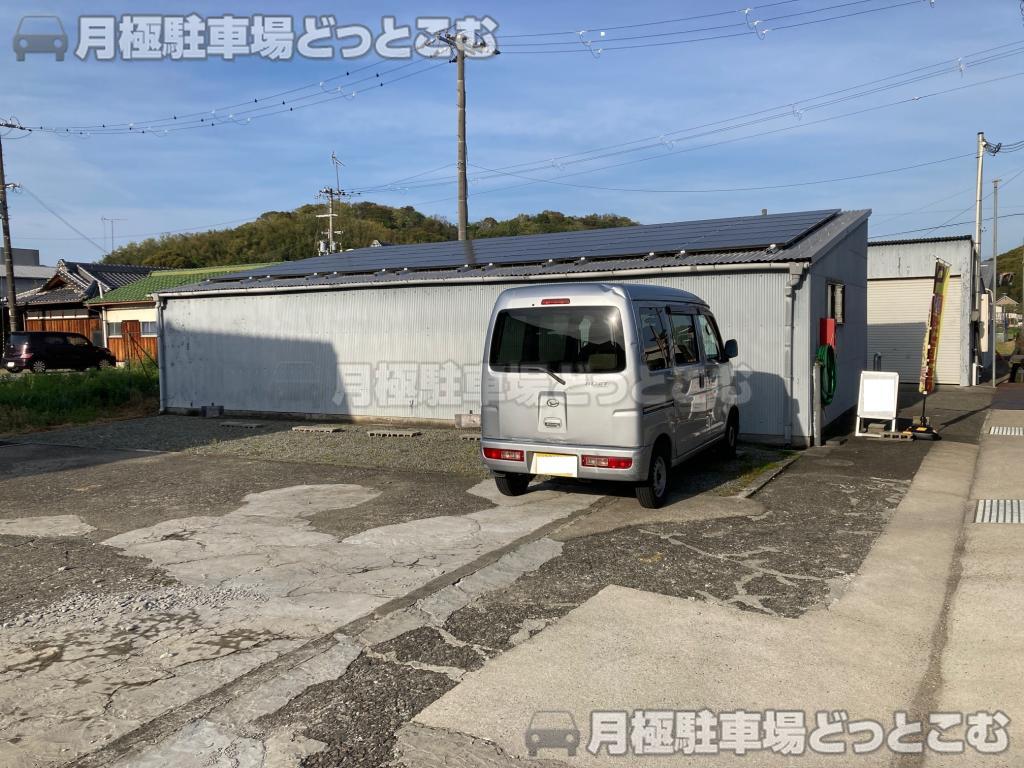 海南市且来768の月極駐車場2