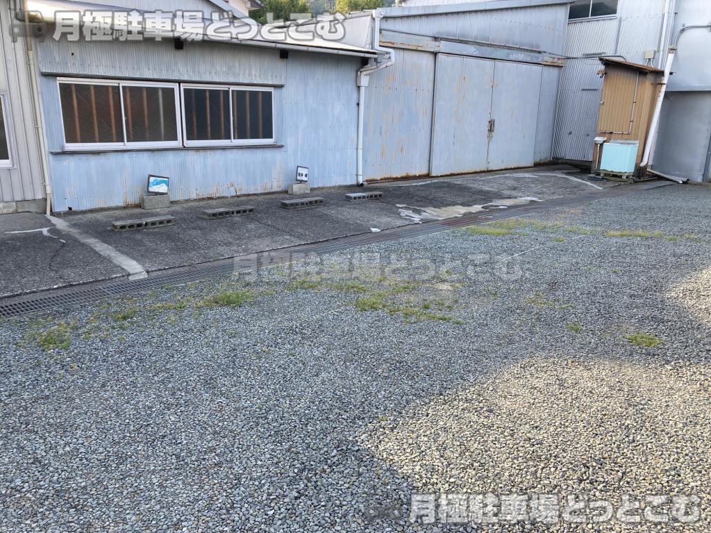 海南市且来768の月極駐車場3
