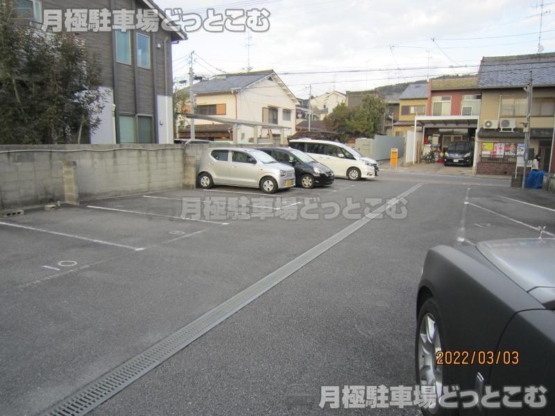 京都市東山区本町22丁目509番地の月極駐車場3