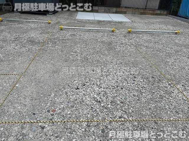 厚木市恩名4丁目1318-2の月極駐車場3