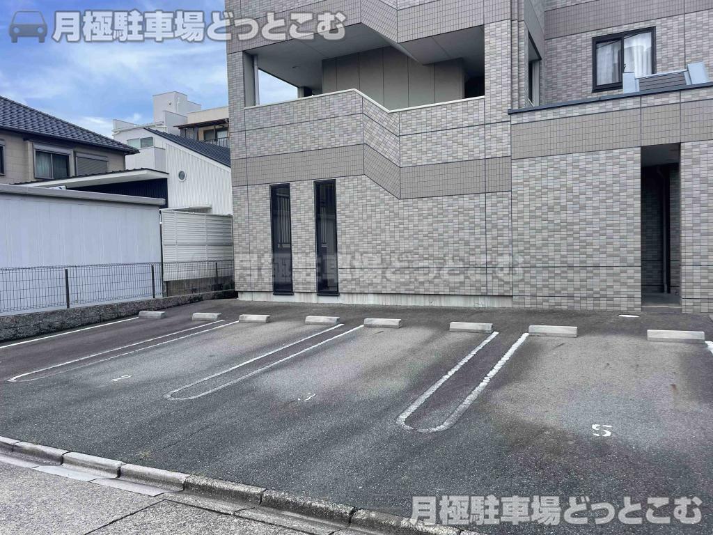 名古屋市中村区森末町1丁目70の月極駐車場10