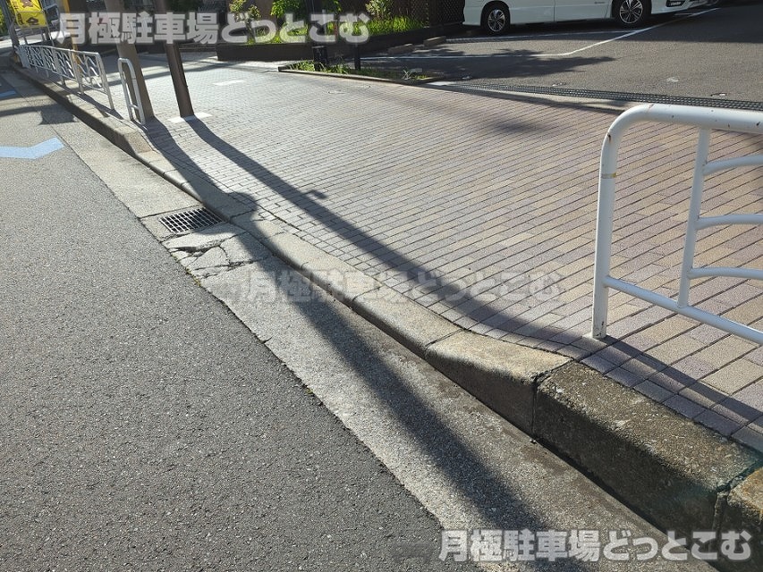 江東区枝川3丁目1-16の月極駐車場6
