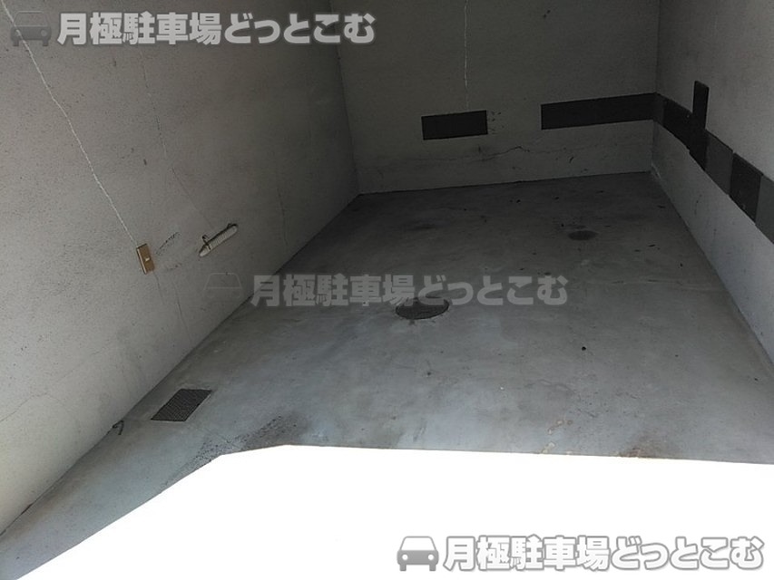 京都市伏見区景勝町25-35の月極駐車場4