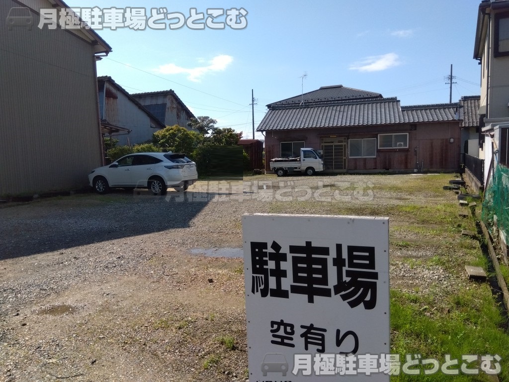 一宮市木曽川町外割田二の通り11の月極駐車場3
