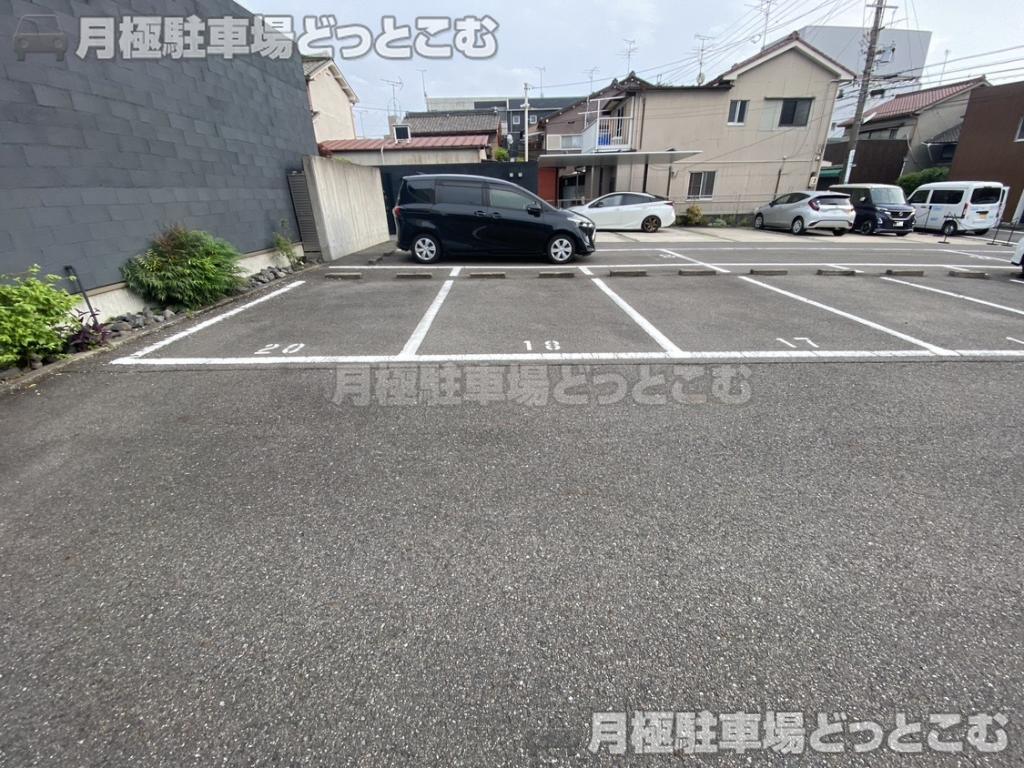 名古屋市南区呼続5丁目11-26の月極駐車場4