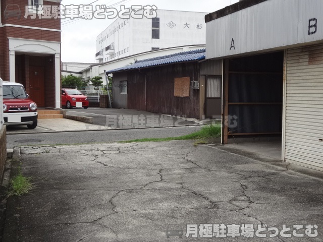 和泉市唐国町2-547-1の月極駐車場5