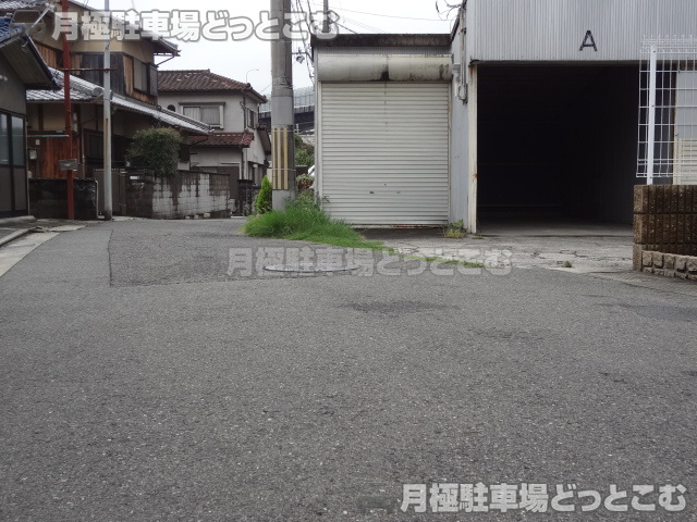 和泉市唐国町2-547-1の月極駐車場6