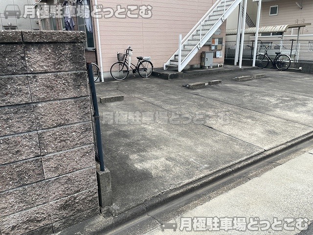 名古屋市中村区長筬町1丁目60の月極駐車場4