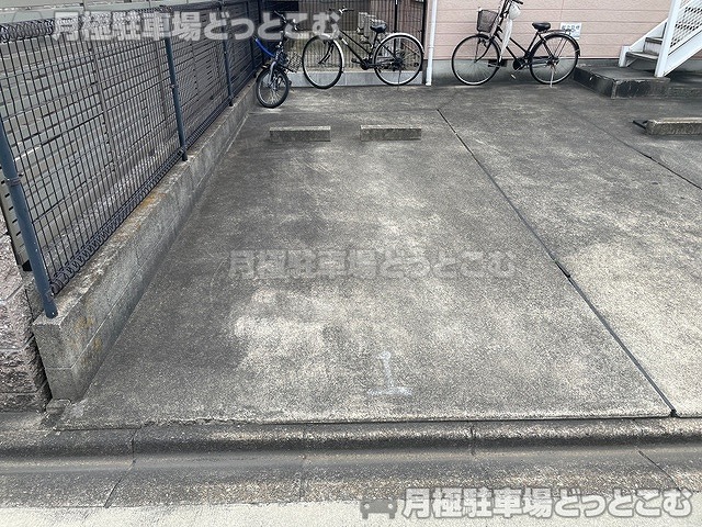 名古屋市中村区長筬町1丁目60の月極駐車場5