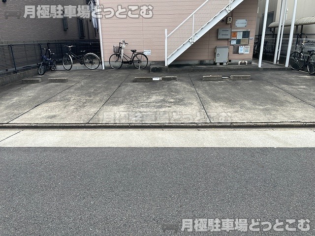 名古屋市中村区長筬町1丁目60の月極駐車場8