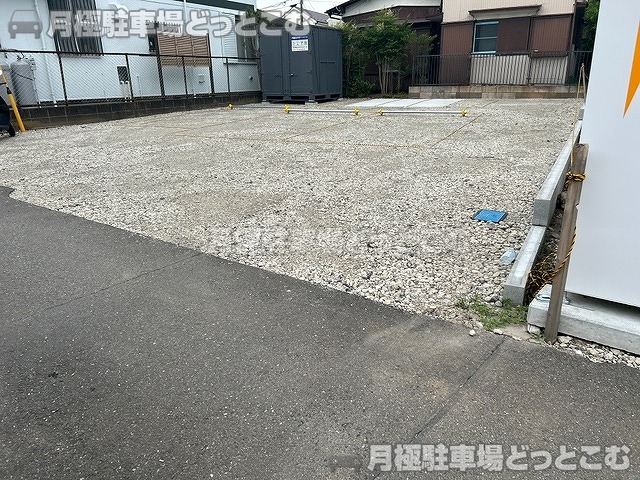 厚木市恩名4丁目1318-2の月極駐車場4