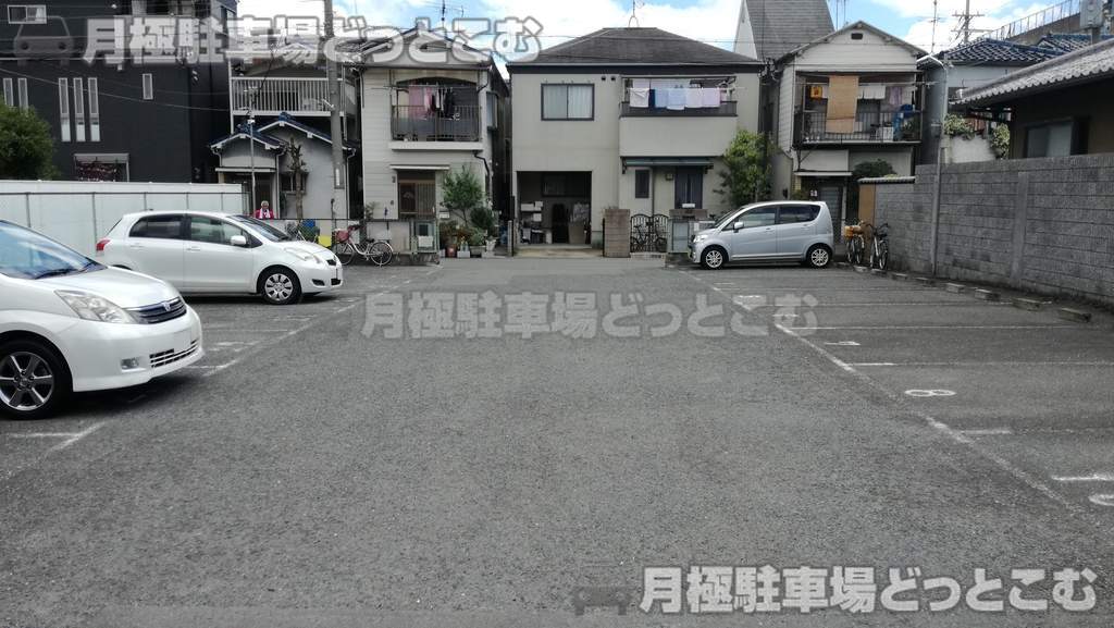 東大阪市岩田町6-4-23の月極駐車場2