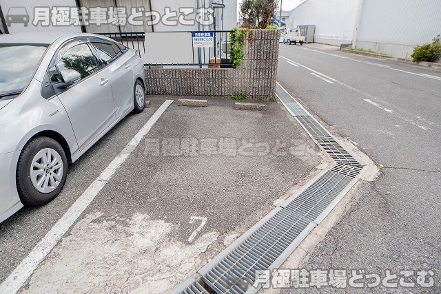 堺市北区百舌鳥西之町3-550の月極駐車場3