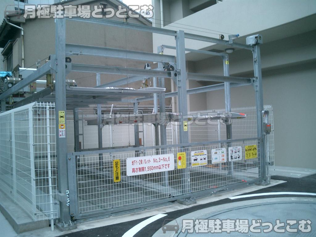 大阪市北区豊崎5-1-7の月極駐車場2