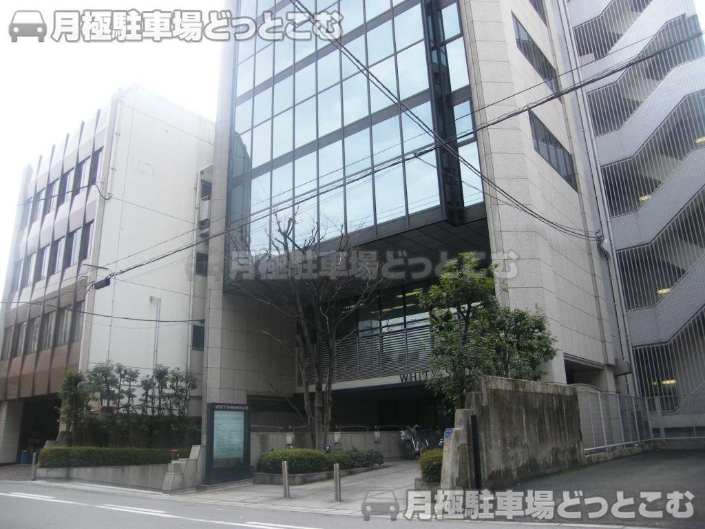 大阪市中央区島之内1-4-32の月極駐車場3