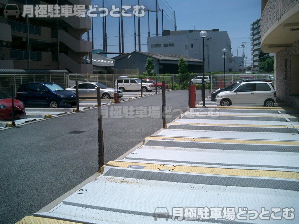 大阪市東淀川区上新庄3-19-57の月極駐車場2
