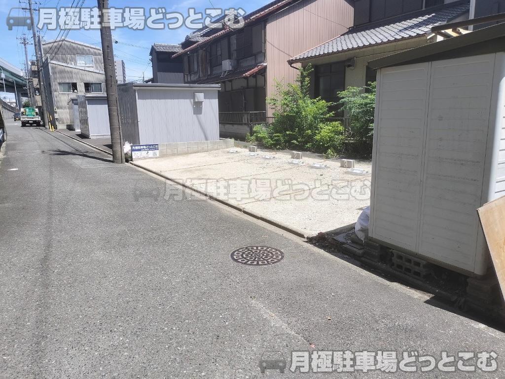 名古屋市中村区岩塚町上小路56-1,57,57-1,58-2,59,59-1の月極駐車場10
