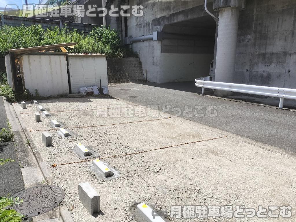 名古屋市中村区岩塚町上小路56-1,57,57-1,58-2,59,59-1の月極駐車場3