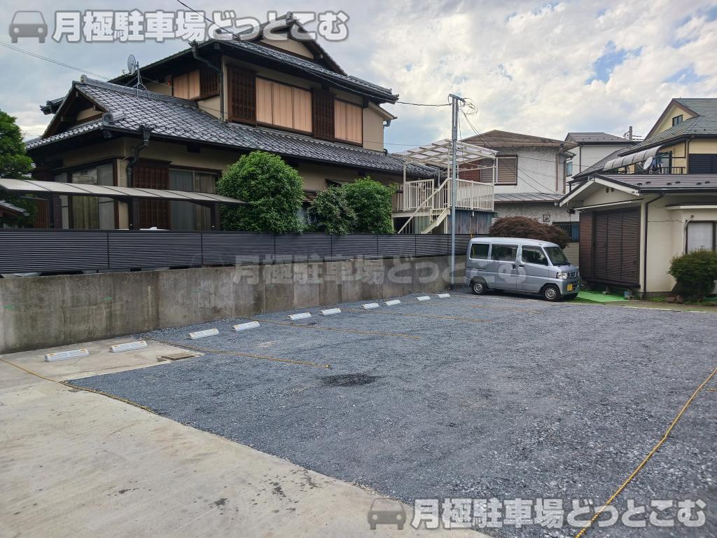 八王子市子安町2丁目7－5の月極駐車場1
