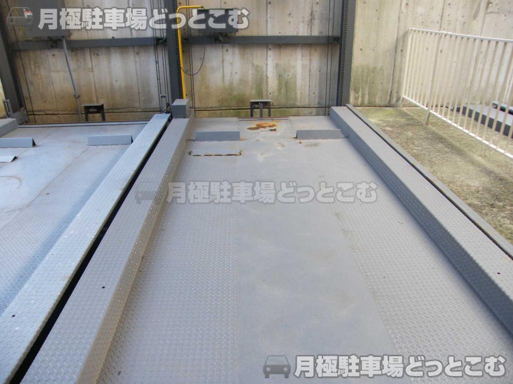 大阪市中央区玉造2-17-10の月極駐車場2