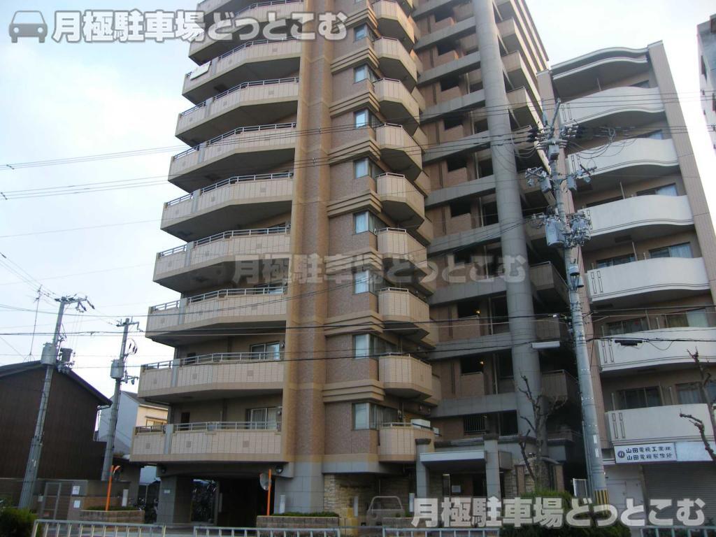 大阪市淀川区木川西1-13-18の月極駐車場3