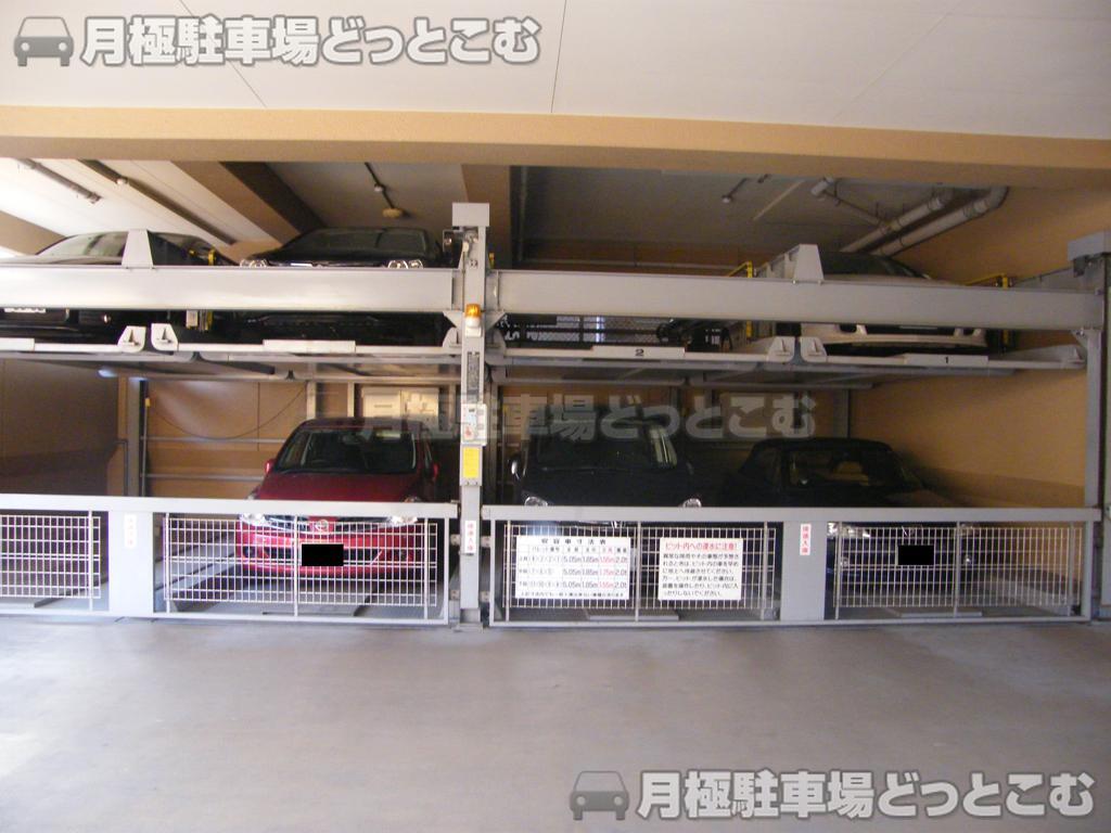 大阪市淀川区木川西1-13-18の月極駐車場1