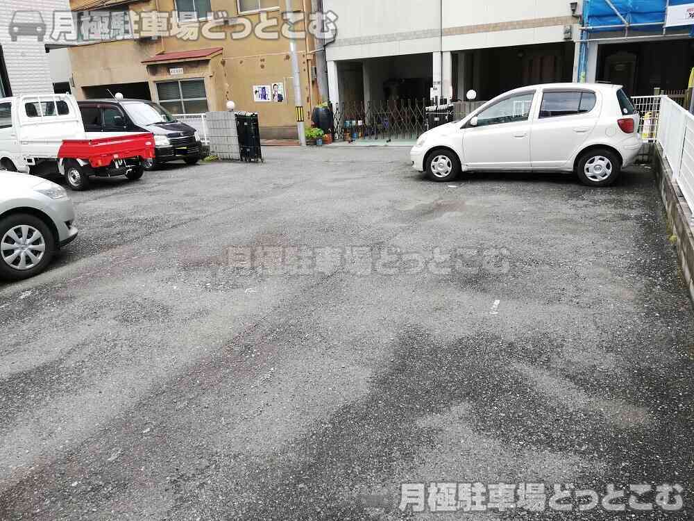 大阪市城東区中浜3丁目29-16の月極駐車場3