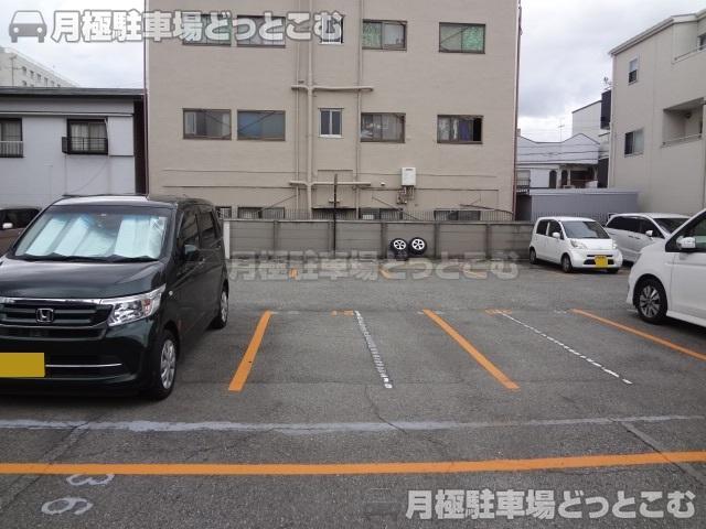 大阪市大正区鶴町2-1-4の月極駐車場2