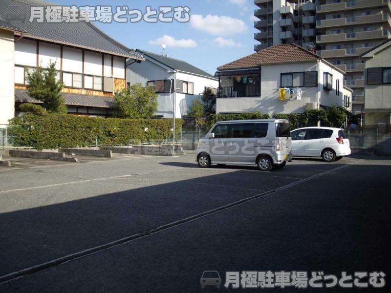 堺市堺区百舌鳥夕雲町1丁目30の月極駐車場3
