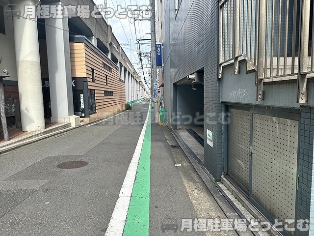 横浜市鶴見区鶴見中央4丁目28－1の月極駐車場8