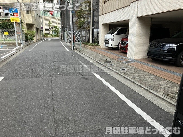 品川区西品川3丁目21－1 の月極駐車場6