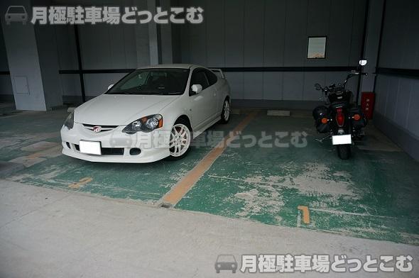 茨木市丑寅1-3-35の月極駐車場2