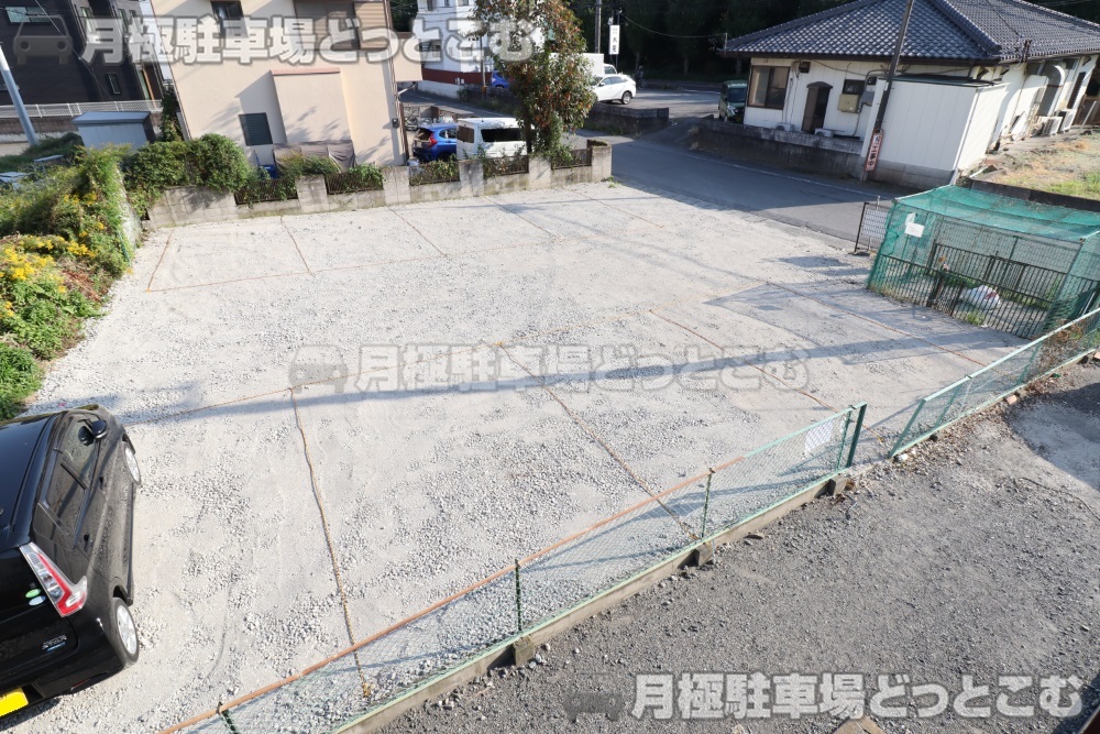 藤岡市立石新田24-4、24-11の月極駐車場2